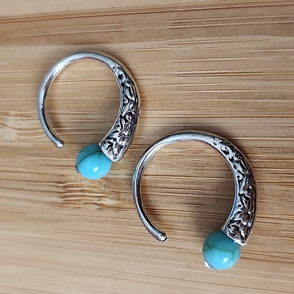 Boho Gypsy Sisters Jewelry - Tribal Boho Mini Hoop 2mm + Post size Sim Turquoise Zinc Alloy
